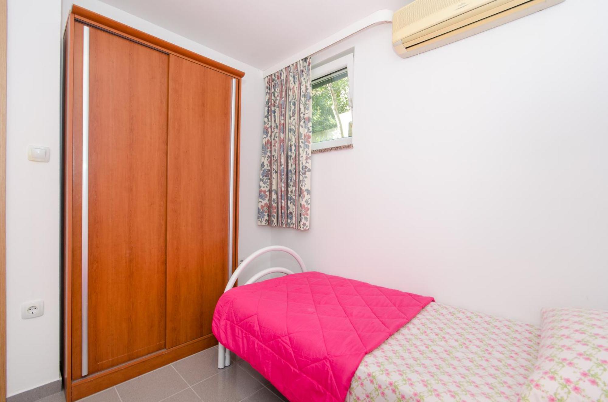 Apartma Molo View *