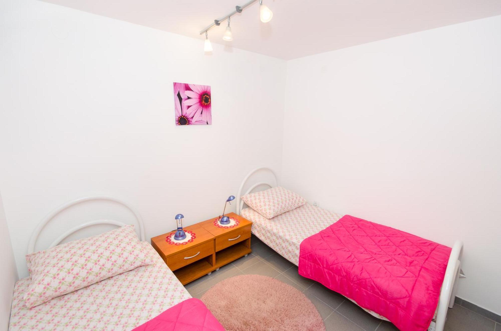 Apartma Molo View *