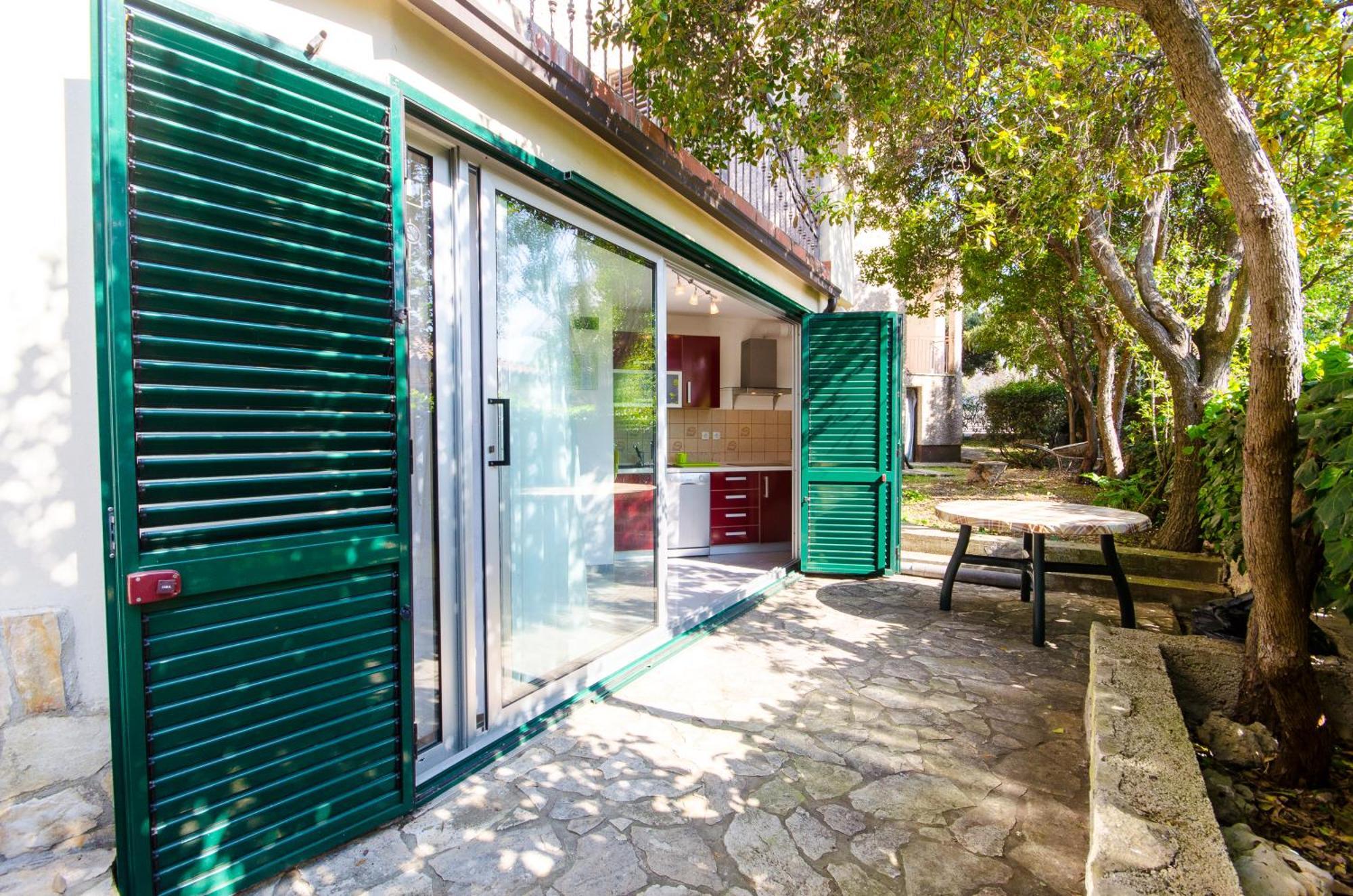 Apartma Molo View
